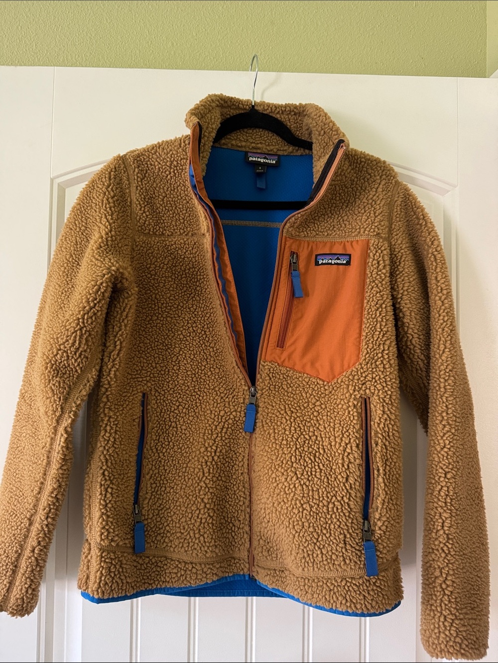 Patagonia Women’s Brown Sherpa Jacket with Blue Trim